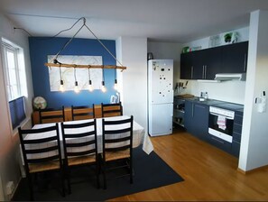 Private kitchen - Year-Round Escape – Ski, Hike & Explore Near Trolltunga & Fjords! (Vestland)