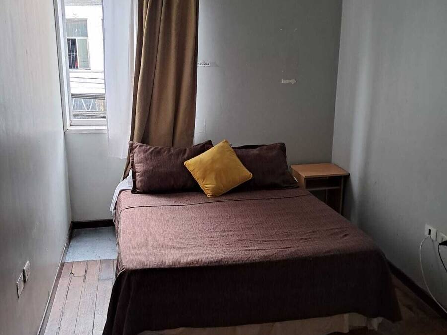 Soundproofing, free WiFi, bed sheets