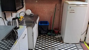 Peti sejuk/penyejuk beku saiz penuh, ketuhar gelombang mikro, ketuhar 