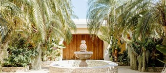 Shoys Beach House - 5 bedroom villa on the Beach!