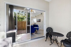 Interior - 3-bedroom, 2-bath condo in Fort Myers close to the beaches (Fort Myers)