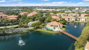 Exterior - 3-bedroom, 2-bath condo in Fort Myers close to the beaches (Fort Myers)