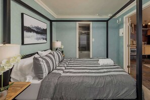 1 bedroom, iron/ironing board, WiFi, bed sheets - Downtown Condo • Epic Views (Anchorage)