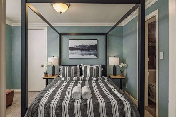 1 slaapkamer, een strijkplank/strijkijzer, wifi, beddengoed