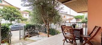  CV012 – Cervia, cozy three-room apartment with garden