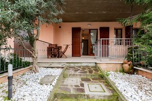 Terrace/patio -  CV012 – Cervia, cozy three-room apartment with garden (Cervia)