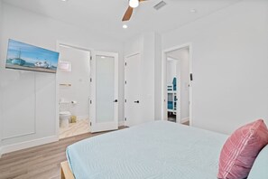 5 bedrooms, desk, iron/ironing board, travel cot