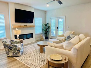 Smart TV, fireplace, video games, table tennis