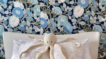 5 chambres, bureau, fer et planche Ă repasser, lit parapluie