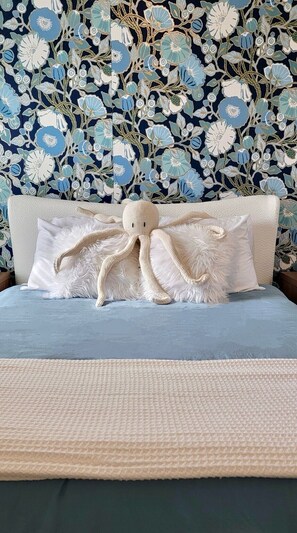 5 Schlafzimmer, Schreibtisch, Bügeleisen/Bügelbrett, Reisekinderbett