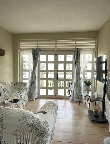 A condo Oasis up the hill from Miami Beach!