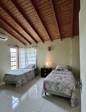 2 Schlafzimmer, Bügeleisen/Bügelbrett, Reisekinderbett, kostenloses WLAN