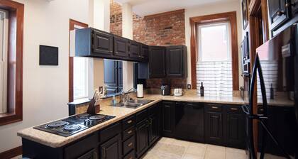 Beautiful Historic Soulard Home with Speakeasy and Game Room, next to AB Brewery