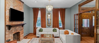 Beautiful Historic Soulard Home with Speakeasy and Game Room, next to AB Brewery