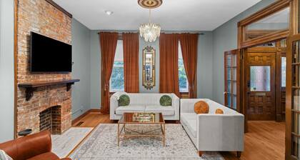 Beautiful Historic Soulard Home with Speakeasy and Game Room, next to AB Brewery