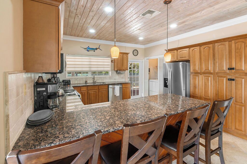 冰箱、微波炉、烤箱、炉灶