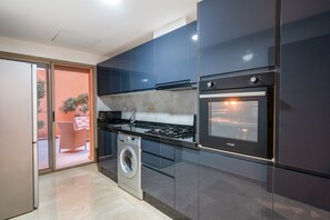 Fridge, microwave, oven, stovetop