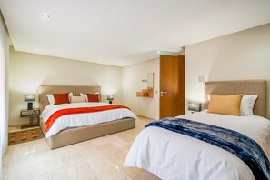 3 chambres, fer et planche à repasser, Wi-Fi, draps fournis