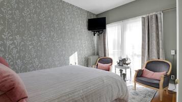 1 habitación, tabla de planchar con plancha, wifi gratis y ropa de cama