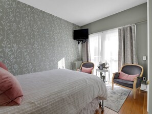 1 غرفة نوم ومكواة/لوح كي وواي فاي مجانًا وملاءات أسرّة