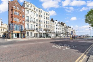 Apartment | 2 bedrooms - Slice of Brighton With Seaviews By My Getaways (Brighton)