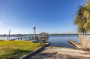 Unclassified image, 4 of 34, button