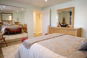 4 bedrooms, desk, iron/ironing board, travel cot