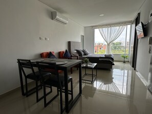 Comfort Apartment, Park View | Laptop workspace, free WiFi - Nirvana ApartaHotel (Cali)