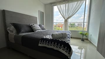 Apartamento conforto, vista para o parque | Espaço de trabalho para notebook, Wi-Fi de cortesia