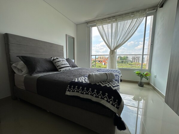 Comfort Apartment, Park View | Laptop workspace, free WiFi