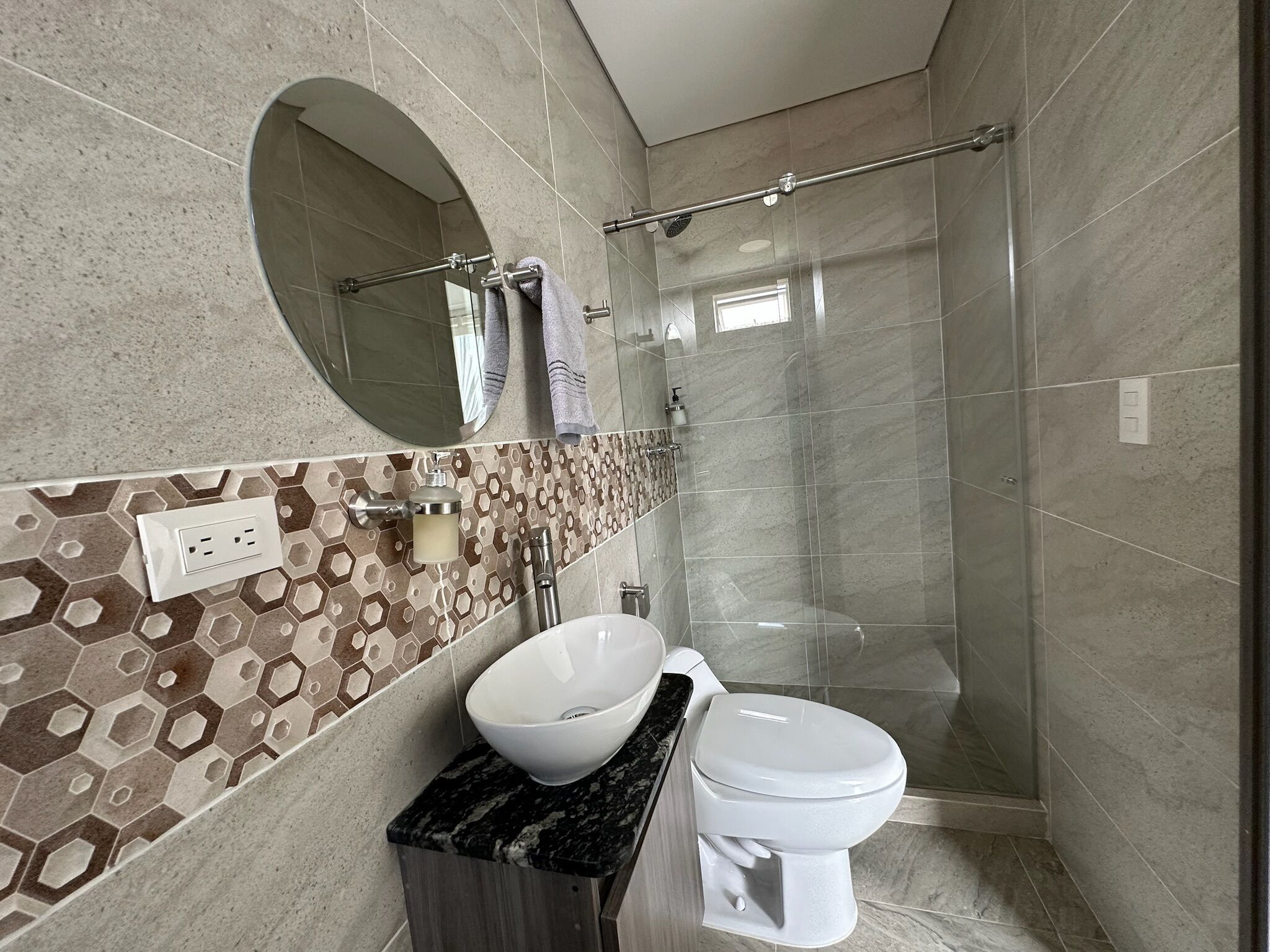 Comfort Apartment, Park View | Bathroom | Shower, towels, soap, toilet paper