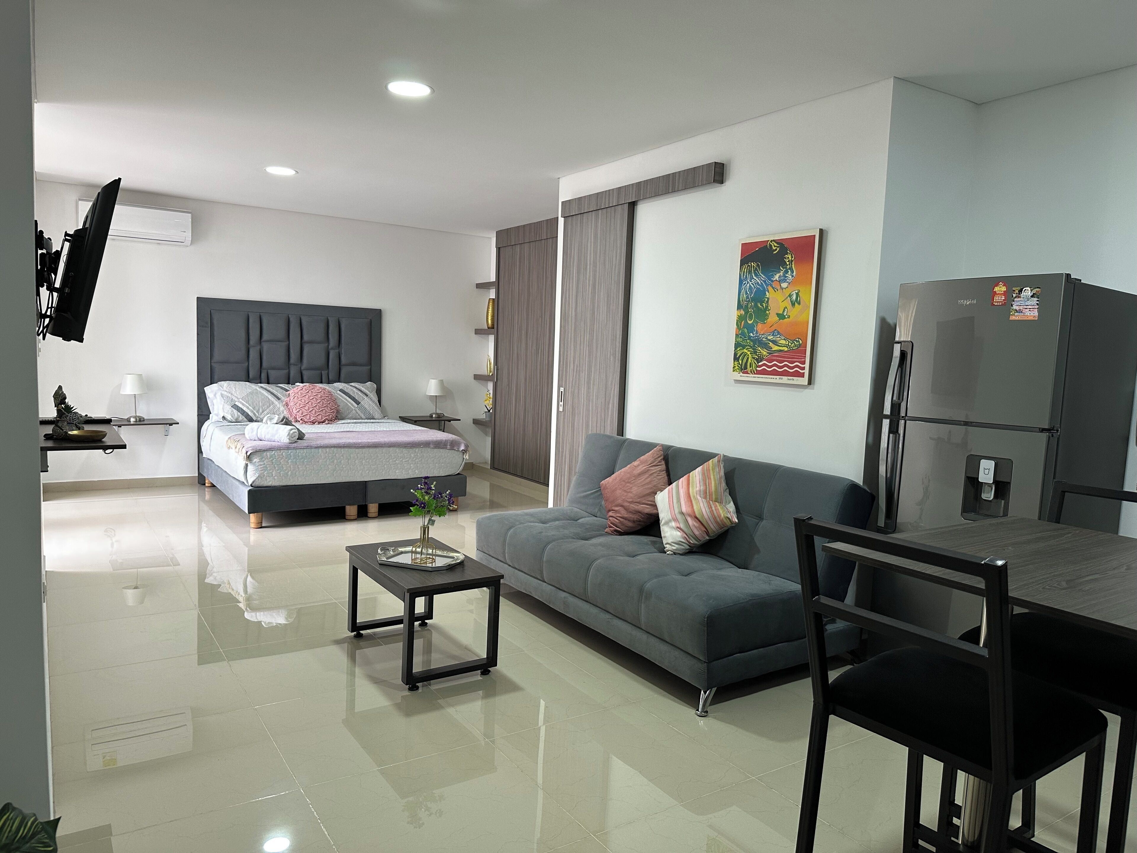 مساحة عمل للكمبيوتر المحمول وواي فاي مجانًا