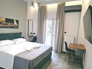 2 Schlafzimmer, Schreibtisch, Bügeleisen/Bügelbrett, WLAN