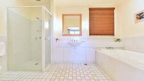 Dusche, Whirlpool, Haartrockner