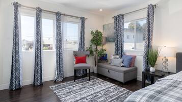 4 bedrooms, WiFi, bed sheets