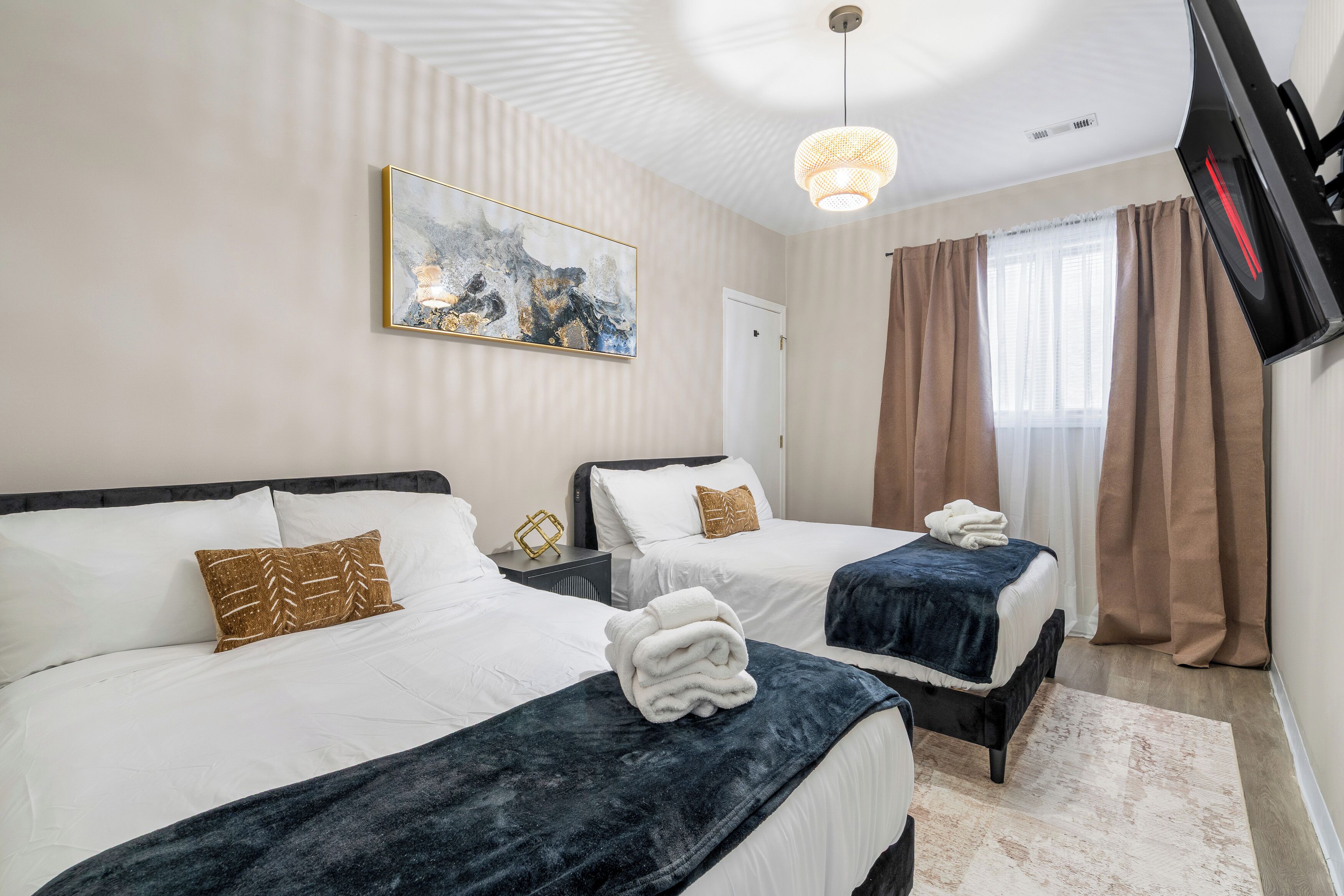 3 室のベッドルーム、アイロン / アイロン台、WiFi、ベッドシーツ