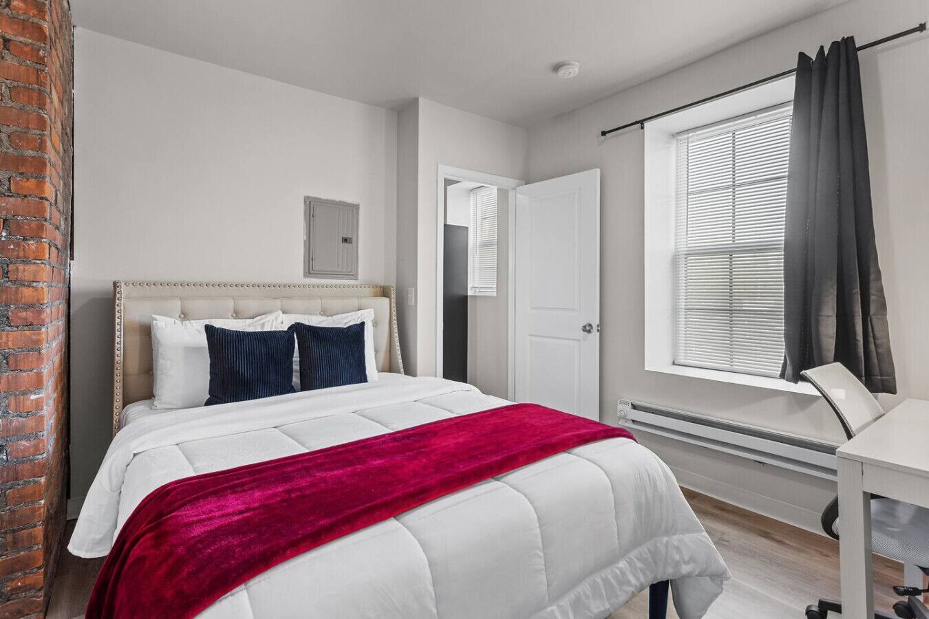 2 bedrooms, desk, iron/ironing board, free WiFi