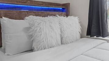 2 bedrooms, desk, iron/ironing board, free WiFi