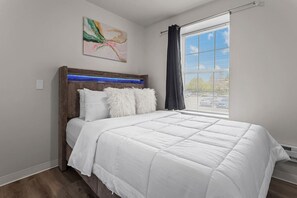 2 bedrooms, desk, iron/ironing board, free WiFi