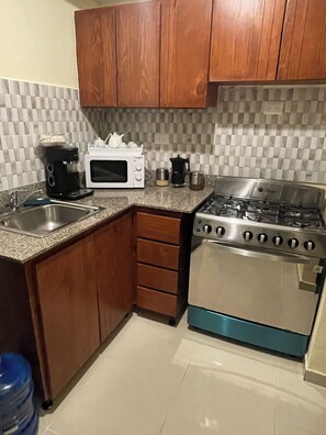Comfort Apartment, Ocean View | 3 bedrooms, blackout drapes, iron/ironing board, free WiFi
