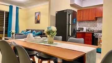 Comfort Apartment, Ocean View | 3 bilik tidur, langsir/tirai gelap terus, seterika/papan seterika