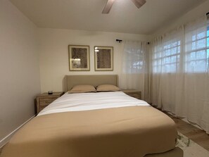 4 bedrooms, iron/ironing board, WiFi, bed sheets