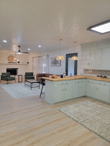 Charming Newly renovated 4-bedroom 2Bath bungalow in Old Midland Texas