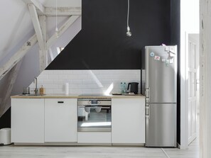 Kühlschrank, Ofen, Herdplatte, Geschirrspüler