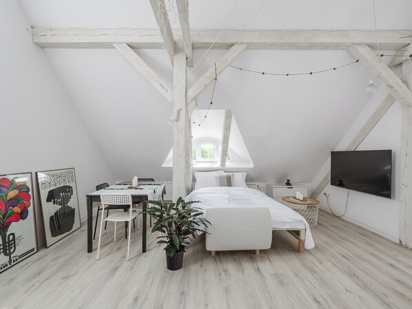 1 habitación, tabla de planchar con plancha, wifi y ropa de cama