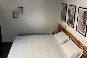 1 chambre, fer et planche à repasser, Wi-Fi, draps fournis