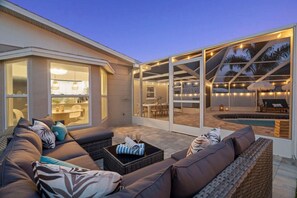 تناول الطعام بالخارج