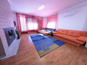 TV, fireplace - Holiday apartment with terrace, air conditioning and WLAN (Siófok)