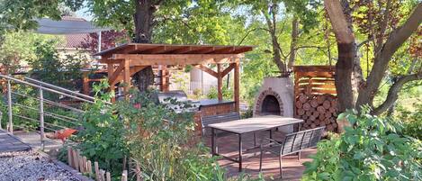 تناول الطعام بالخارج