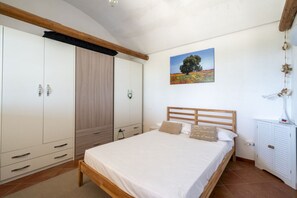 1 bedroom, iron/ironing board, travel cot, free WiFi -  L'Angolo Perfetto: country cottage with swimming pool (Carovigno)